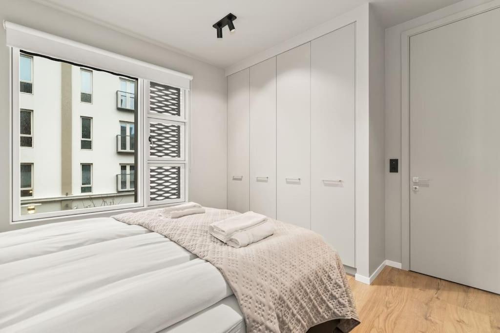 Lux 2br & 2ba With Free Parking Center