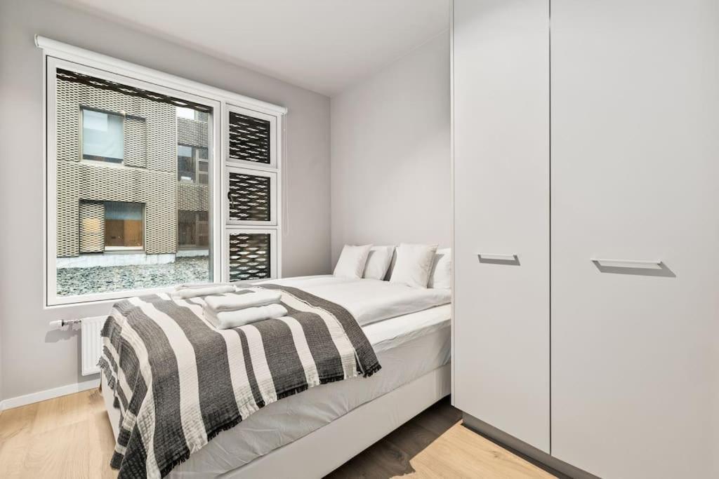 Lux 2br & 2ba With Free Parking Center