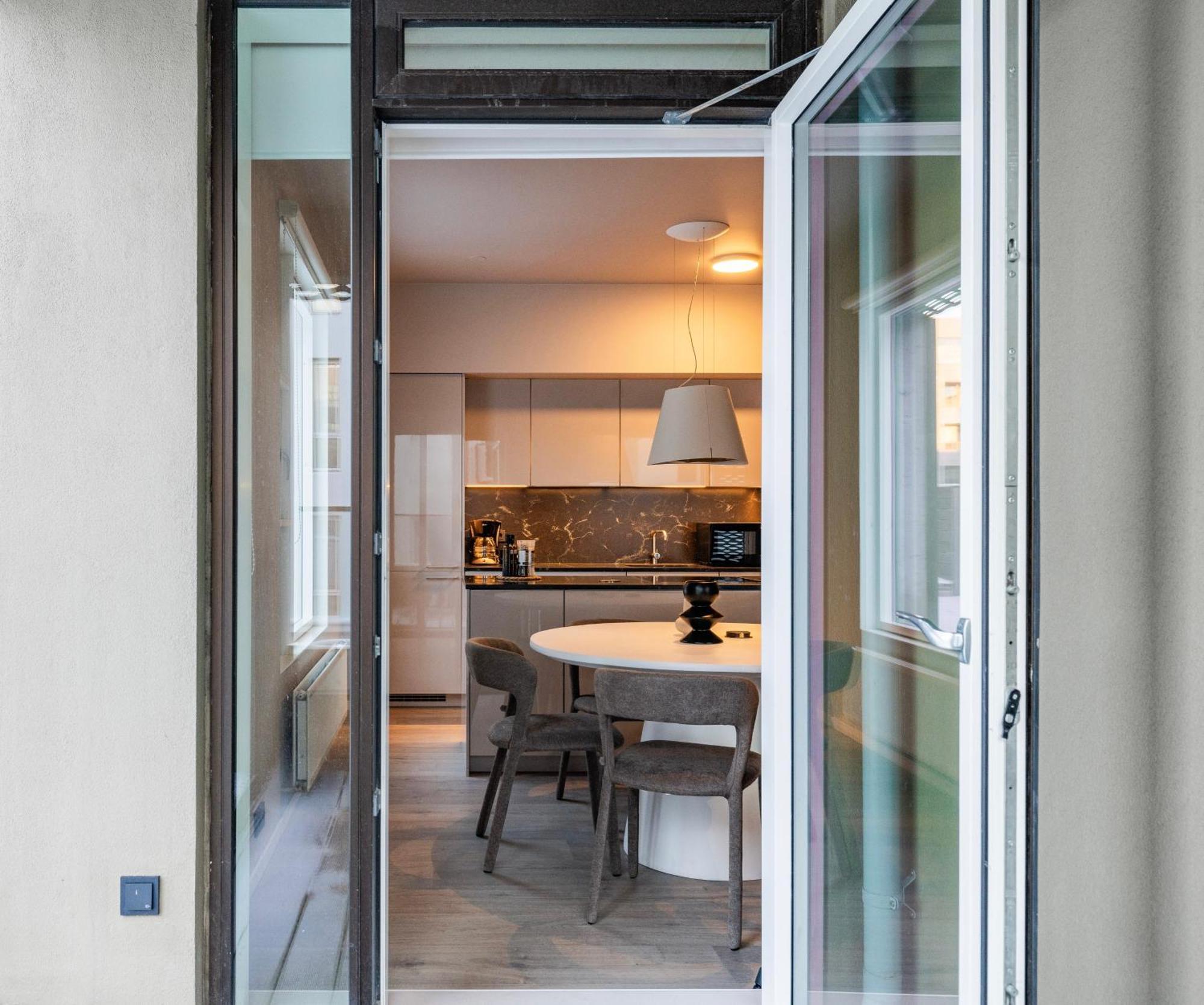 Apartment Lux 2br & 2ba With Free Parking Center Reykjavík